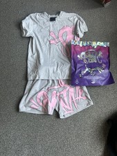 T-shirt e pantaloncino tuta